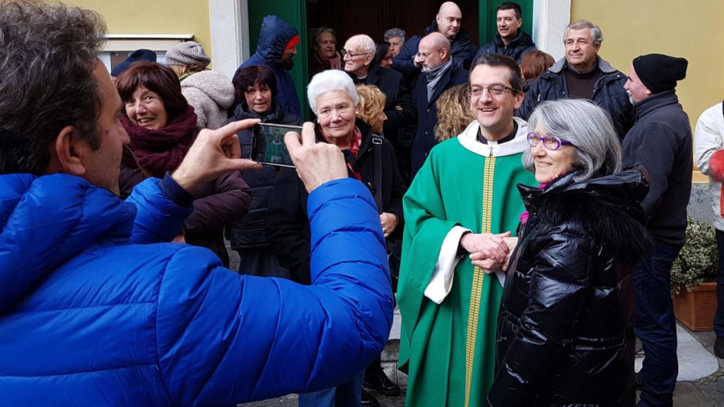 Parroco Pro Unioni Gay Benedizione Di Una Campagna Anti Chiesa Tempi