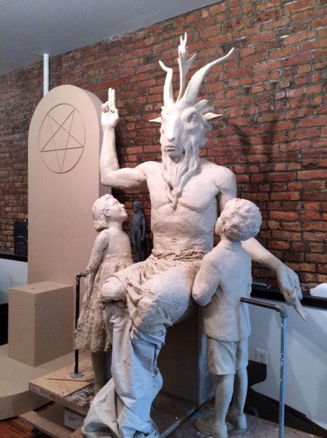 Questa è La Statua Che Sarà Messa Davanti Al Parlamento Dell'Oklahoma ...