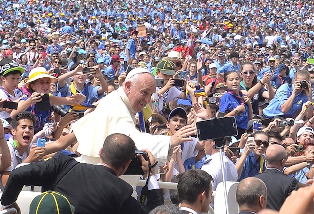 Papa Francesco: «I nostri cari non sono scomparsi nel buio del nulla, ma  sono nelle mani di Dio» - Tempi