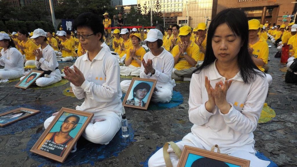 Membri del Falun Gong protestano a Taiwan contro la persecuzione del regime in Cina e a Hong Kong