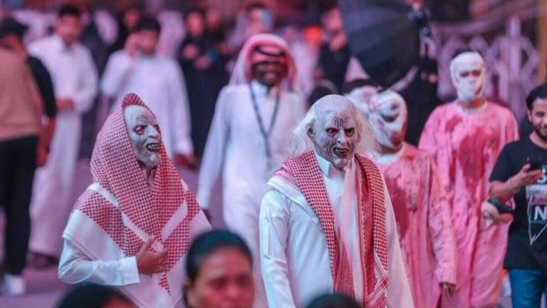 Halloween sì, chiese no: le contraddizioni dell’Arabia Saudita “liberale”