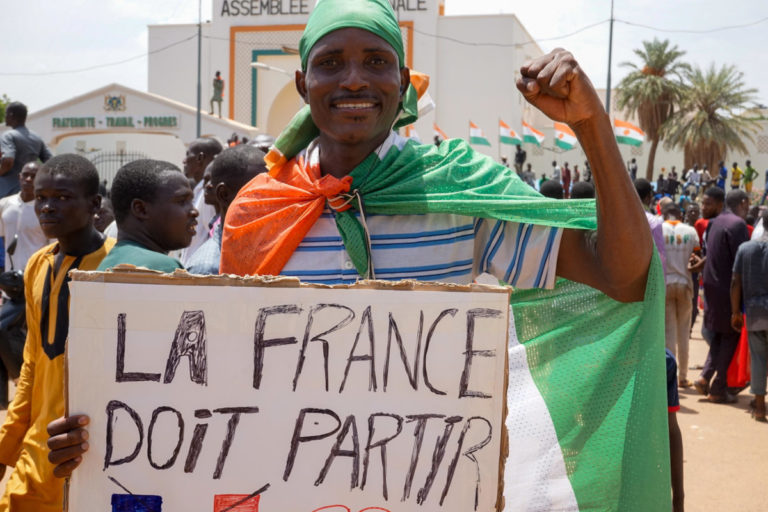 Il disastro del Niger, l’ombra di Mosca, le colpe dei francesi