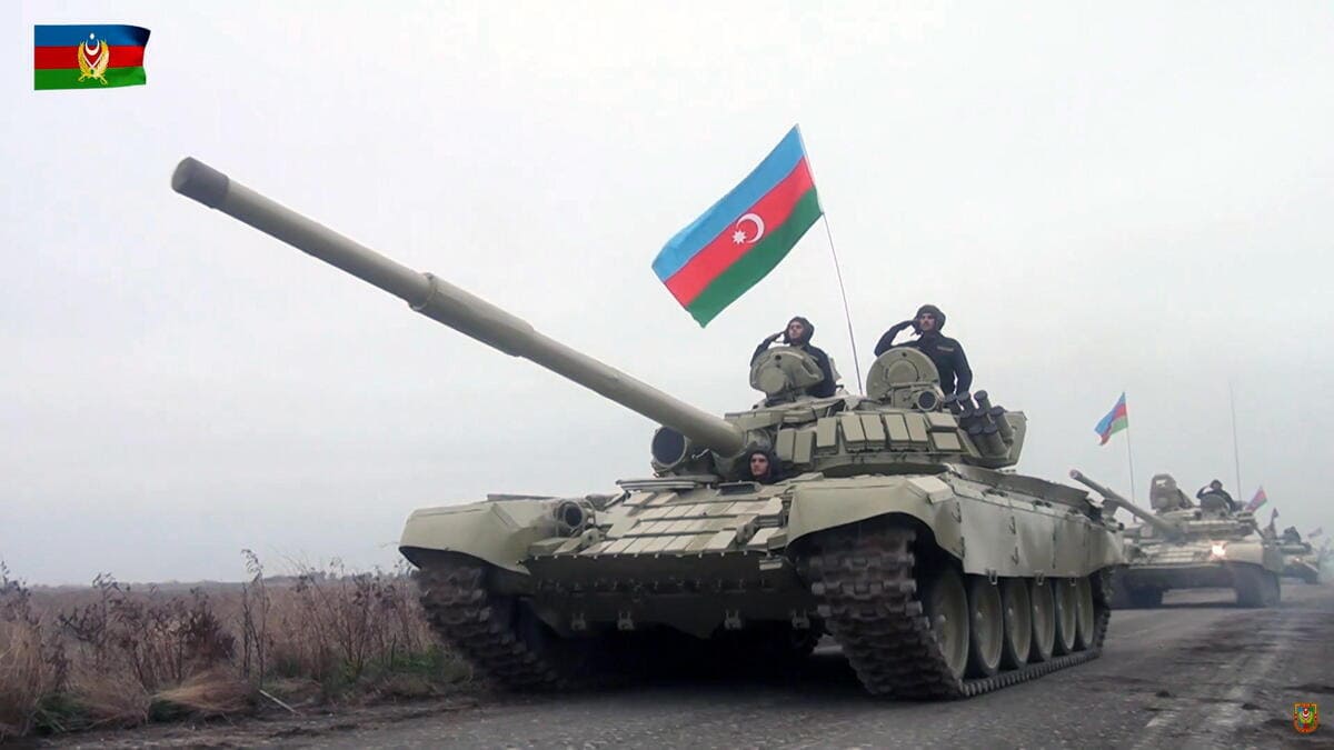 Carri armati dell'Azerbaigian in azione contro l'Armenia durante la guerra del 2020