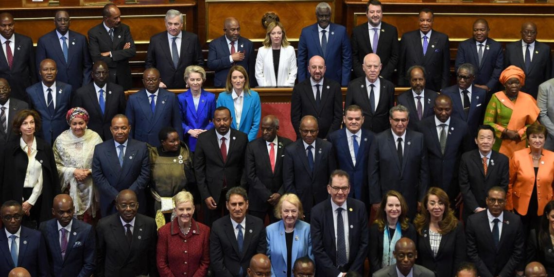 Foto di gruppo del summit Italia-Africa in Senato, Roma, 29 gennaio 2024