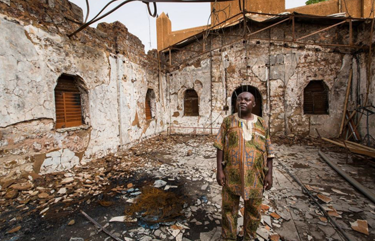 Una chiesa devastata nel 2015 in Niger da estremisti islamici, nella capitale Niamey