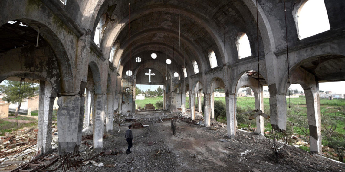 La chiesa di Tal Nasri, Siria, distrutta dallo Stato islamico nel 2019